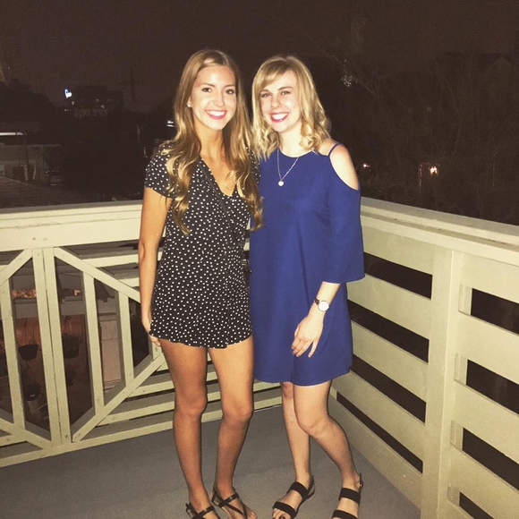 Meet your Posher, Claire - Picture 1 of 1